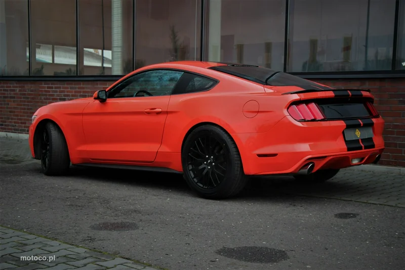Ford Mustang VI S-550 38