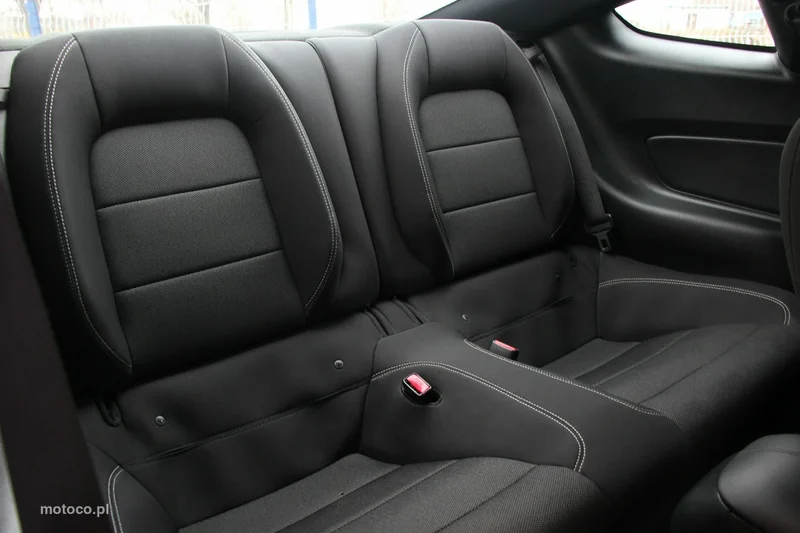Ford Mustang VI S-550 40