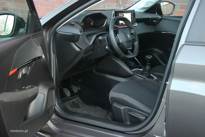 Peugeot 208 12