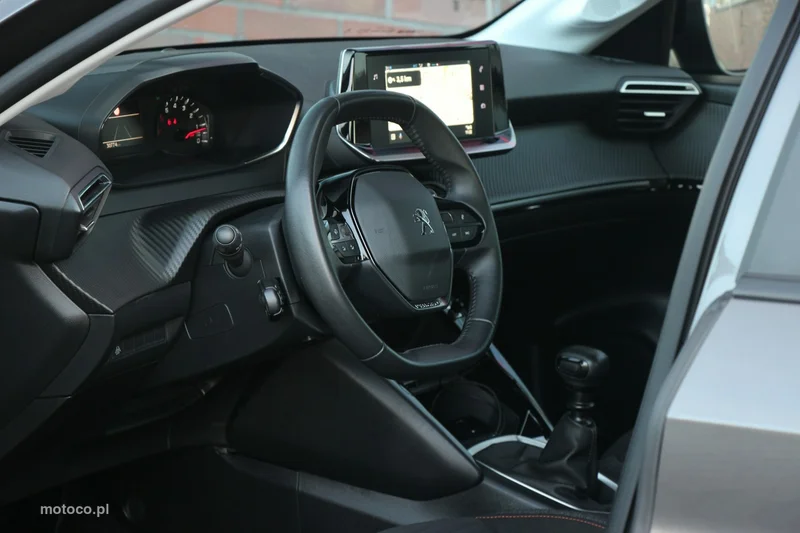Peugeot 208 13