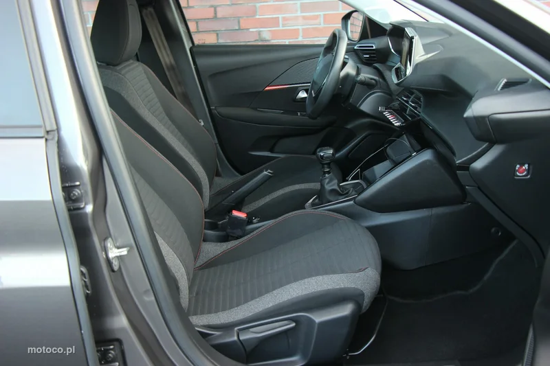 Peugeot 208 39