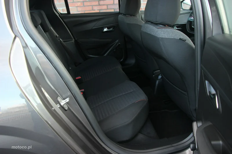 Peugeot 208 40