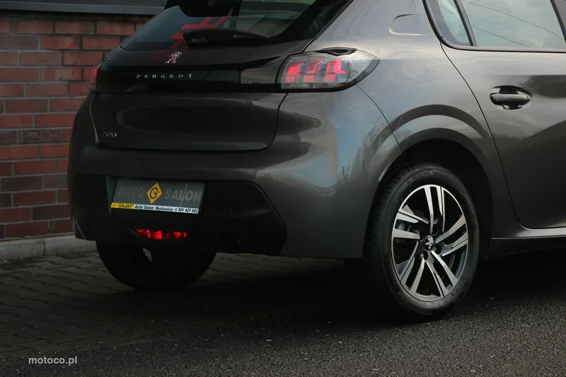 Peugeot 208 8