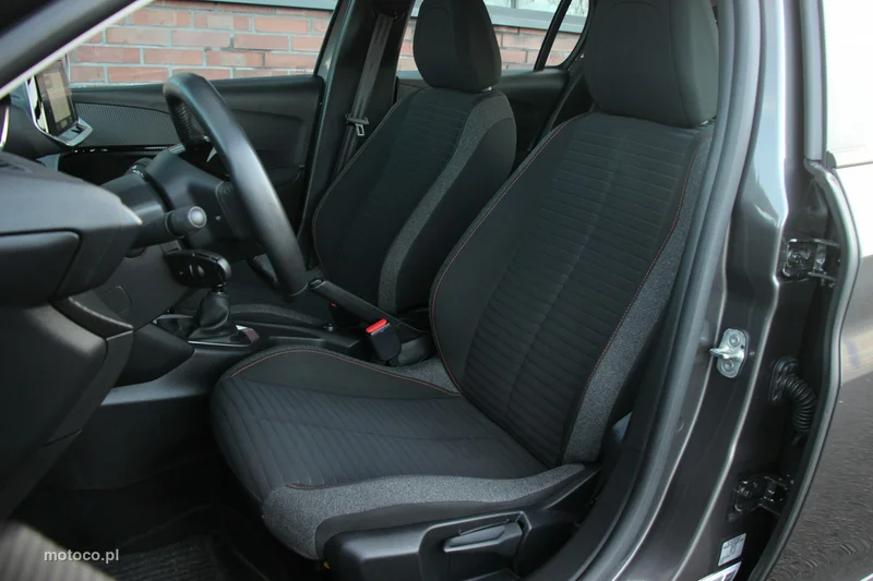 Peugeot 208 9