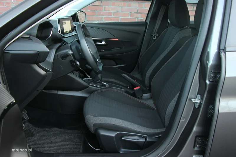 Peugeot 208 10
