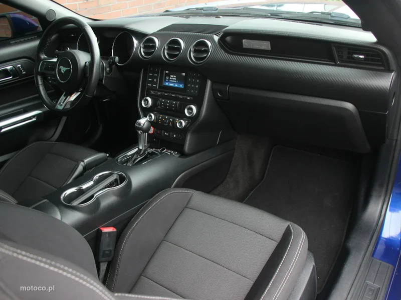 Ford Mustang VI S-550 28