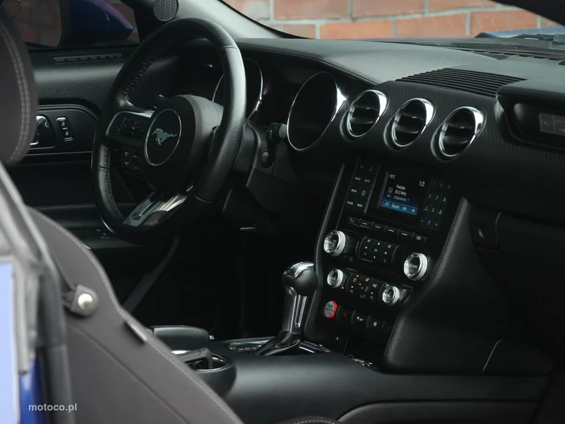 Ford Mustang VI S-550 29