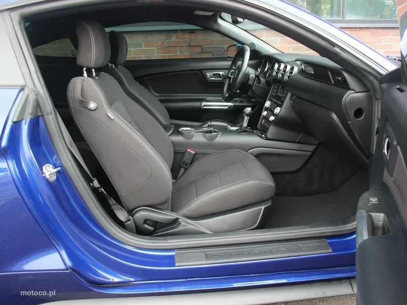 Ford Mustang VI S-550 39