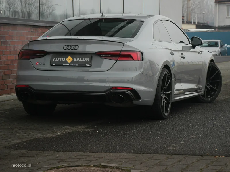 Audi RS5 4