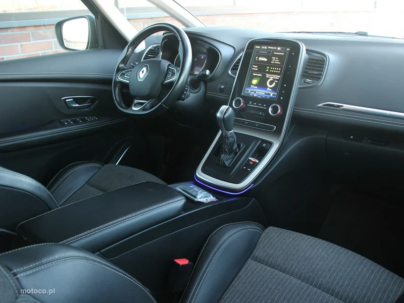 Renault Grand Scenic III 27