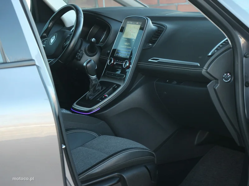 Renault Grand Scenic III 30
