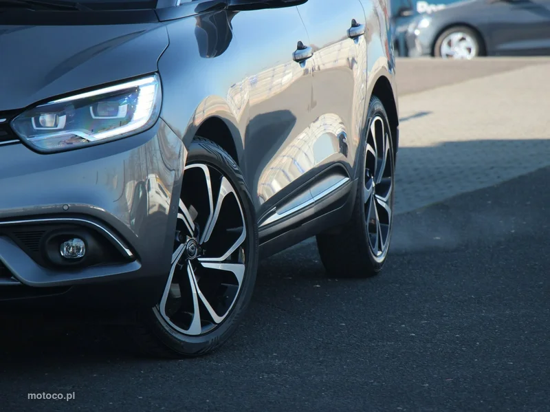Renault Grand Scenic III 5