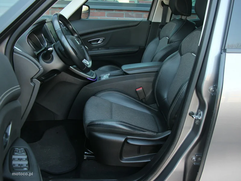 Renault Grand Scenic III 9