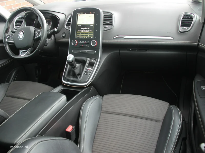Renault Grand Scenic III 25