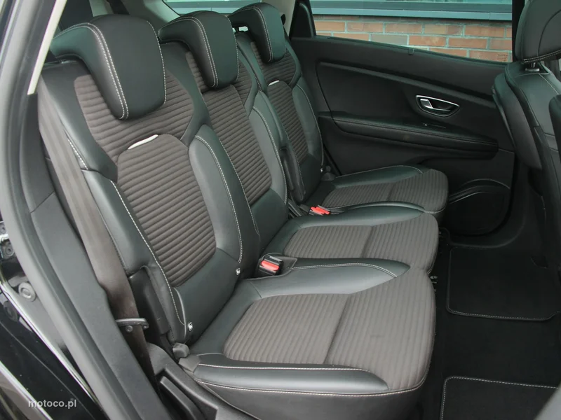 Renault Grand Scenic III 39