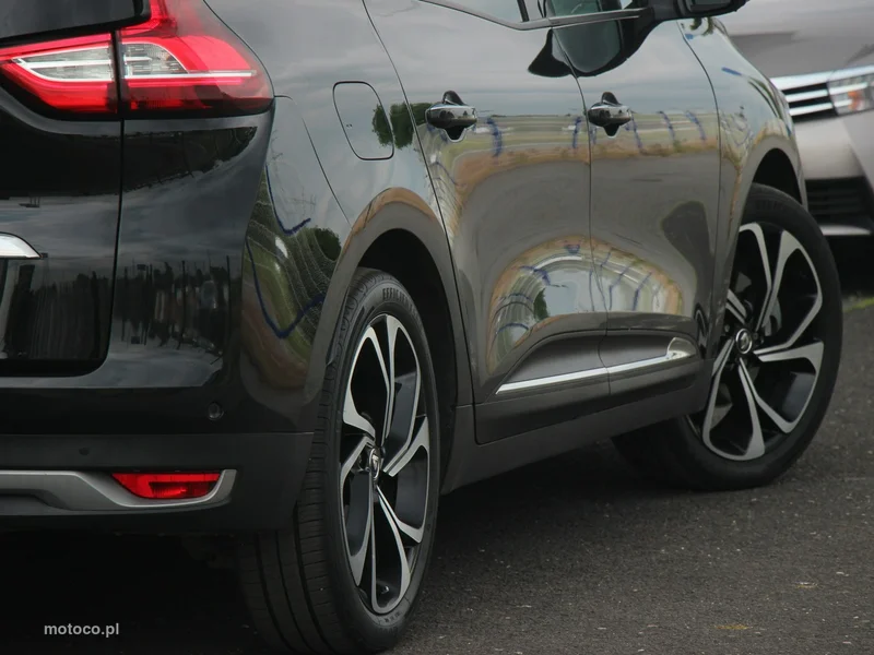 Renault Grand Scenic III 6
