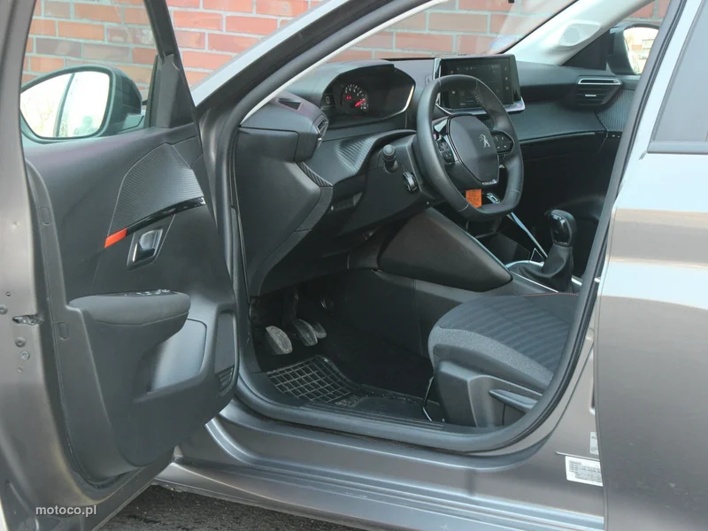 Peugeot 208 11