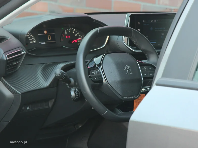 Peugeot 208 13