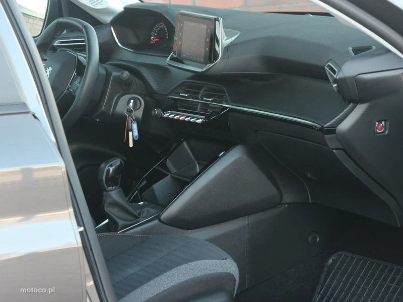 Peugeot 208 33