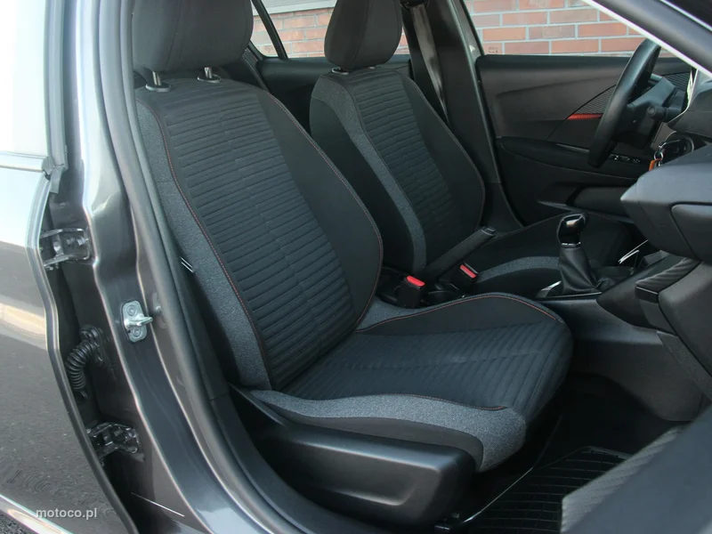 Peugeot 208 41