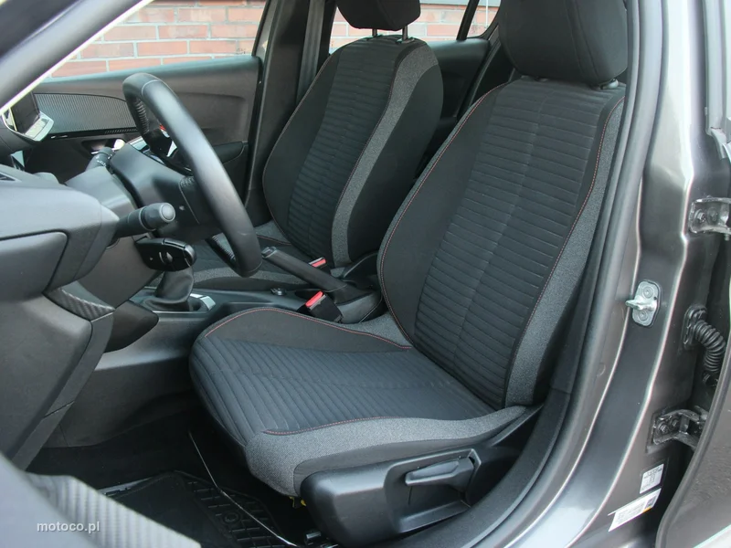 Peugeot 208 9