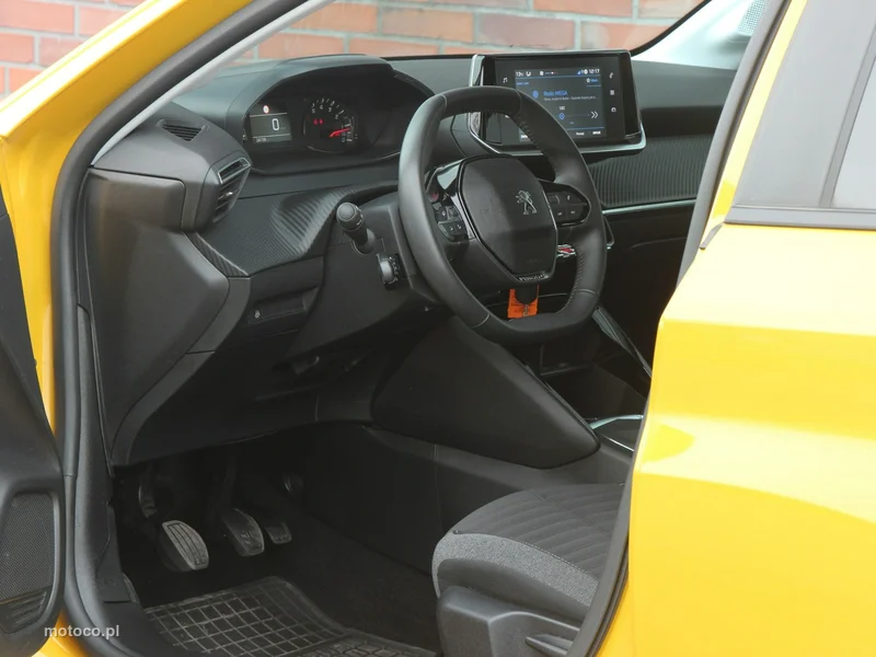 Peugeot 208 13