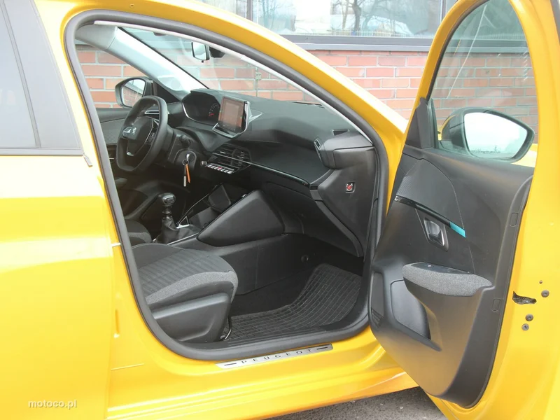 Peugeot 208 33