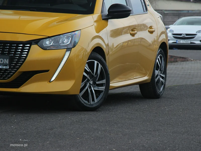 Peugeot 208 5