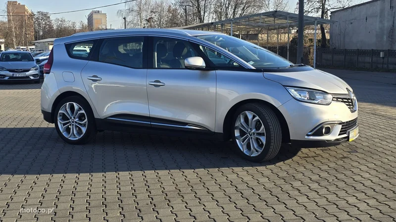 Renault Grand Scenic III 14