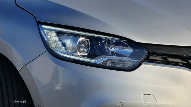 Renault Grand Scenic III 17