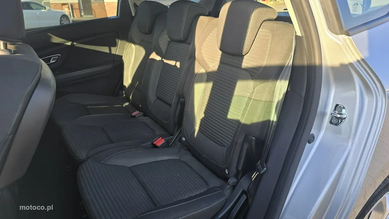 Renault Grand Scenic III 32
