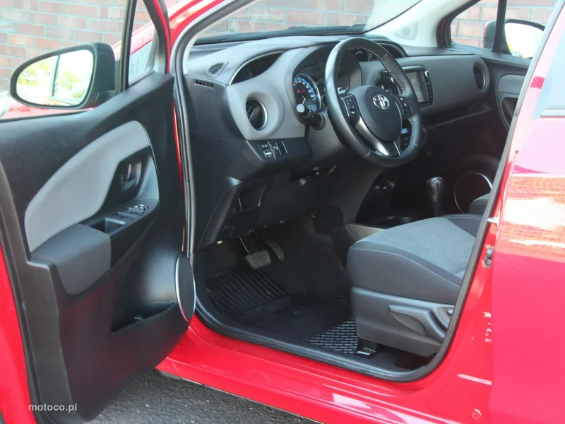 Toyota Yaris XP130 11