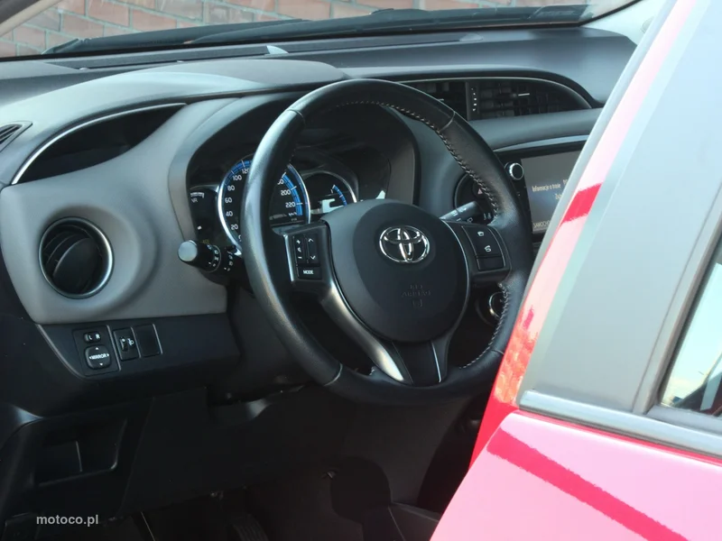 Toyota Yaris XP130 13