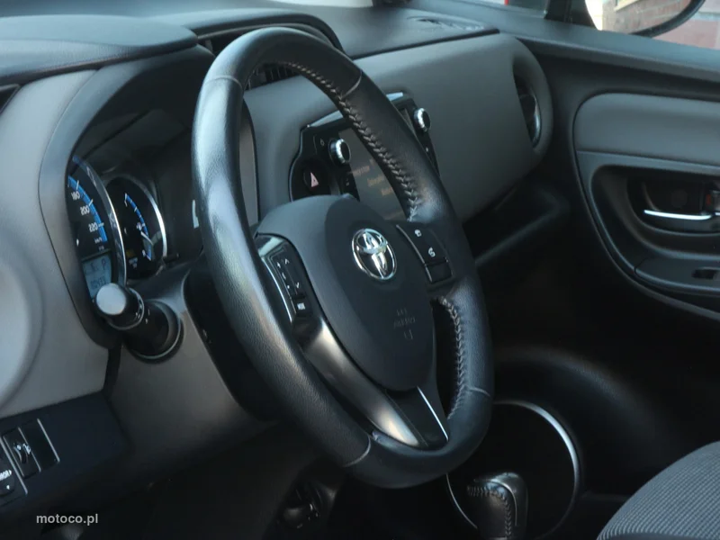 Toyota Yaris XP130 14