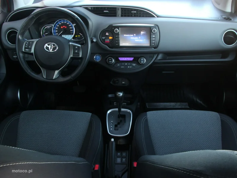 Toyota Yaris XP130 25