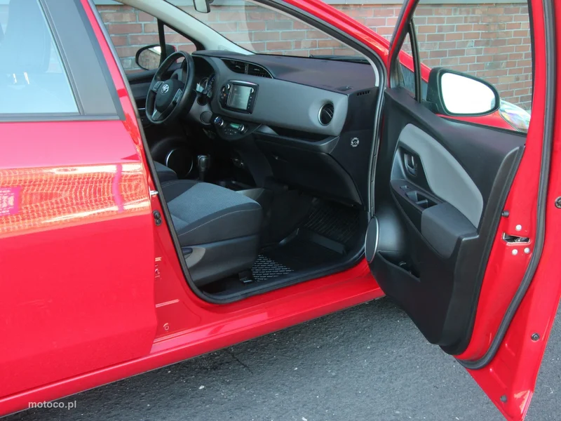Toyota Yaris XP130 32