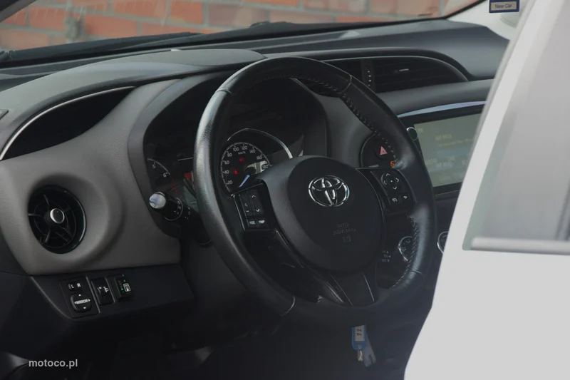 Toyota Yaris XP130 14