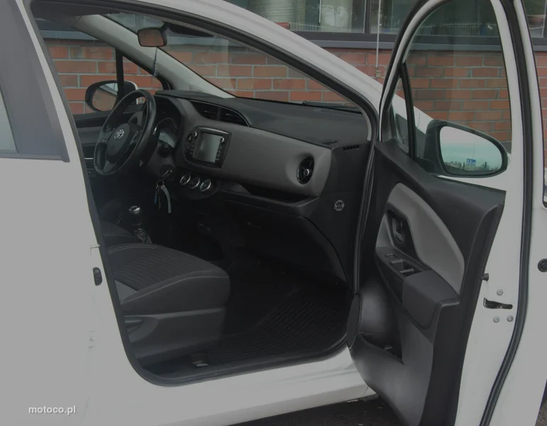 Toyota Yaris XP130 33