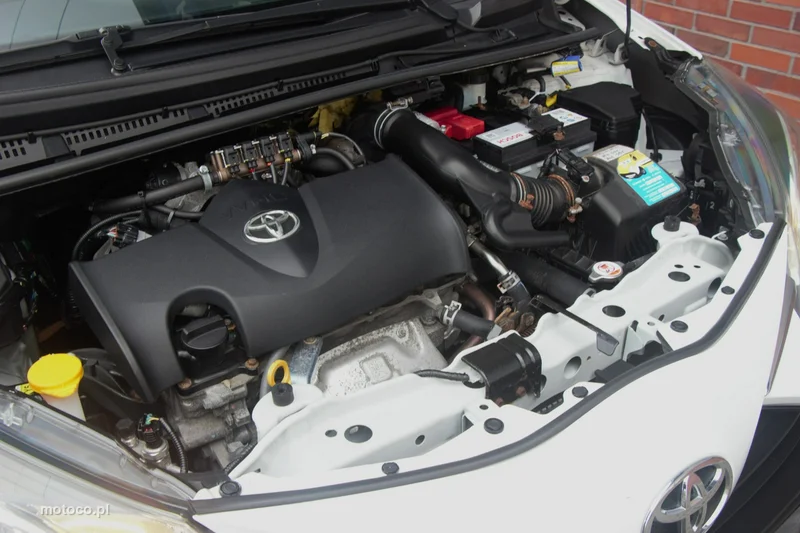 Toyota Yaris XP130 36