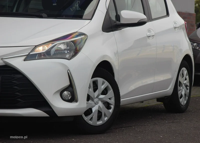 Toyota Yaris XP130 5