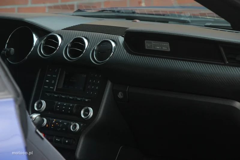 Ford Mustang VI S-550 25