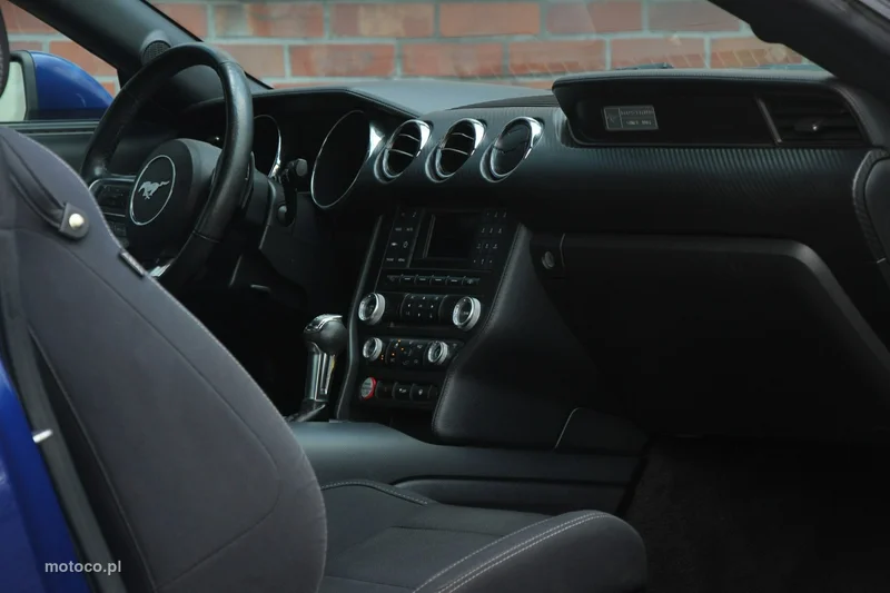 Ford Mustang VI S-550 27