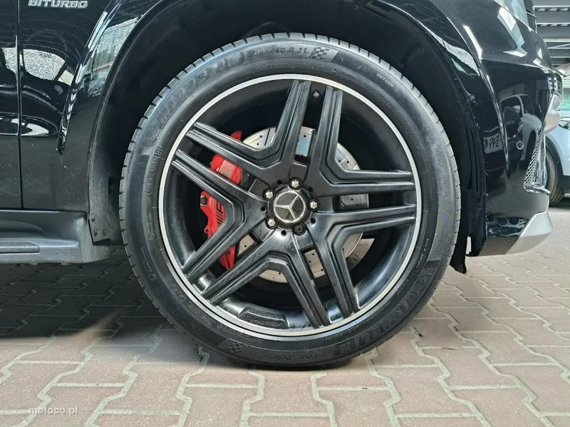 Mercedes-Benz GL X166 GL 63 AMG 12