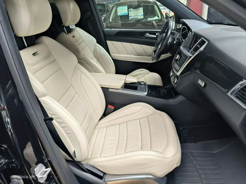 Mercedes-Benz GL X166 GL 63 AMG 22