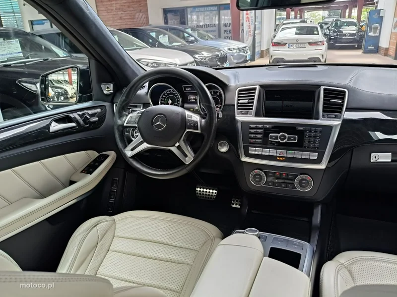 Mercedes-Benz GL X166 GL 63 AMG 28