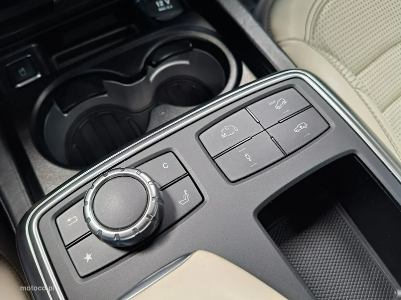 Mercedes-Benz GL X166 GL 63 AMG 46