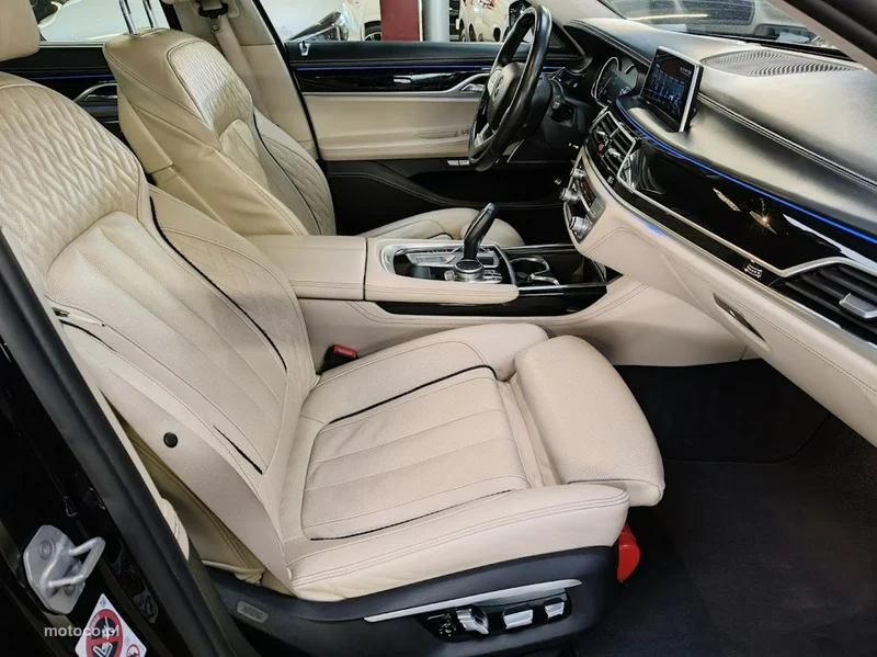 BMW Seria 7 G11 750 12