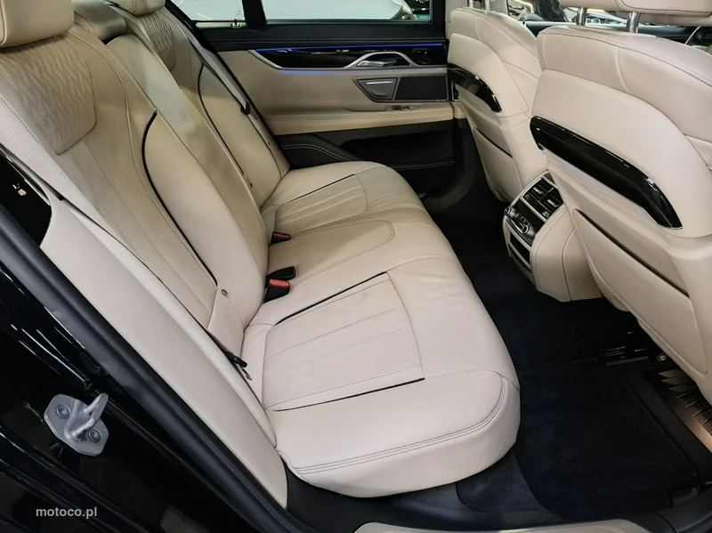 BMW Seria 7 G11 750 13