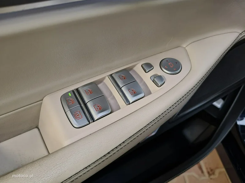 BMW Seria 7 G11 750 19