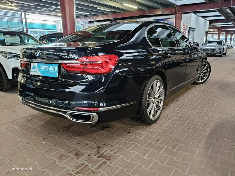 BMW Seria 7 G11 750 3